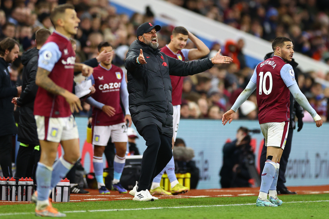 Klopp på sidelinjen på Villa Park