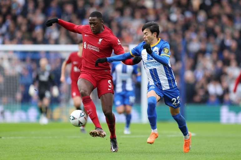 Konaté afviser Mitoma fra Brighton