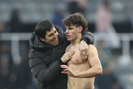 Andoni Iraola Milos Kerkez